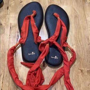 Sanuk tie up sandals